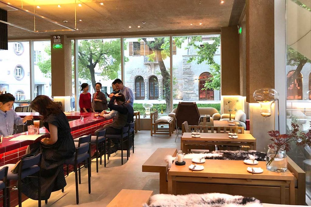 Blackbird, restaurant bar in Shanghai serving elevated sharing plates and high quality cocktails. 