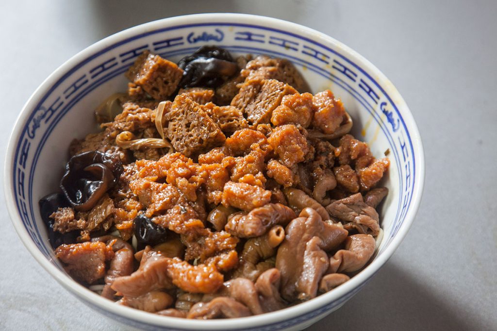 Noodles in Shanghai: large intestine noodles at Da Chang Mian (Photo by Rachel Gouk)