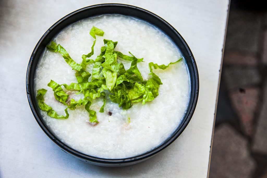 Ding Te Le, 24/7 congee and noodle shop in Shanghai (Photo by Rachel Gouk)