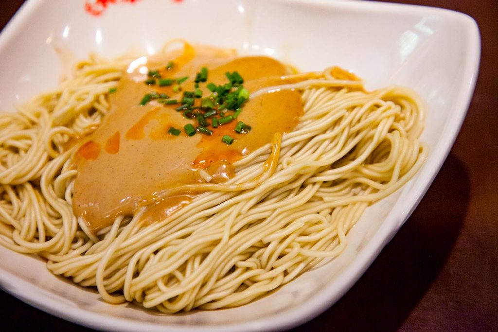 Sesame Noodles in Shanghai: Dong Tai Xiang (Photo by Rachel Gouk)