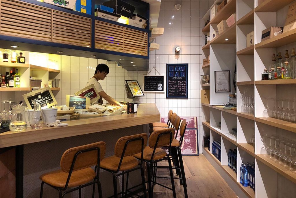 Mercado 505 is a deli, grocer, restaurant, and bar in Shanghai that serves a mainly Spanish menu and premium foods. (Photo by Rachel Gouk)