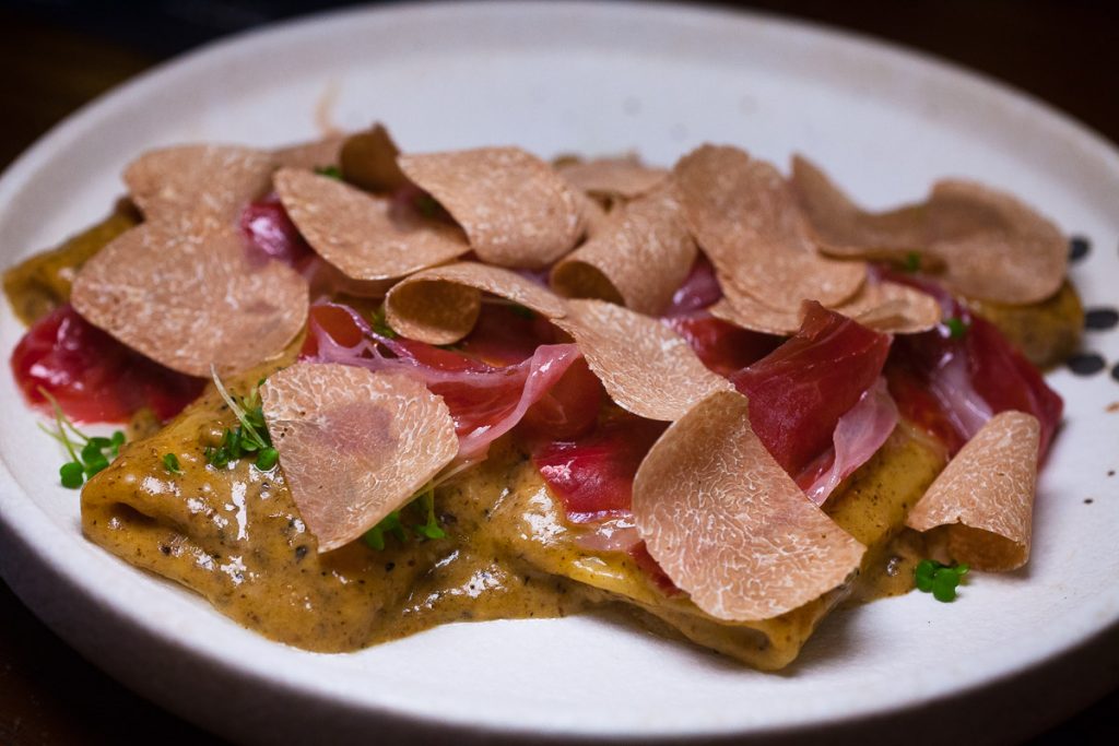 Mercado 505 is a deli, grocer, restaurant, and bar in Shanghai that serves a mainly Spanish menu and premium foods. (Photo by Rachel Gouk)
