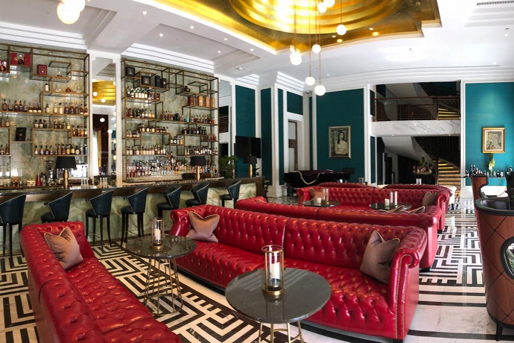 Hotels in Shanghai: St. Regis Shanghai. St. Regis Bar. (Photo by Rachel Gouk)