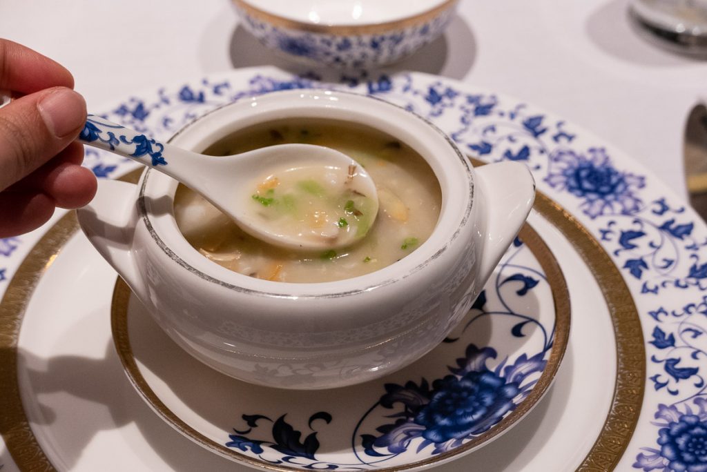 Hotels in Shanghai: St. Regis Shanghai. Yan Ting Chinese Restaurant (Photo by Rachel Gouk)