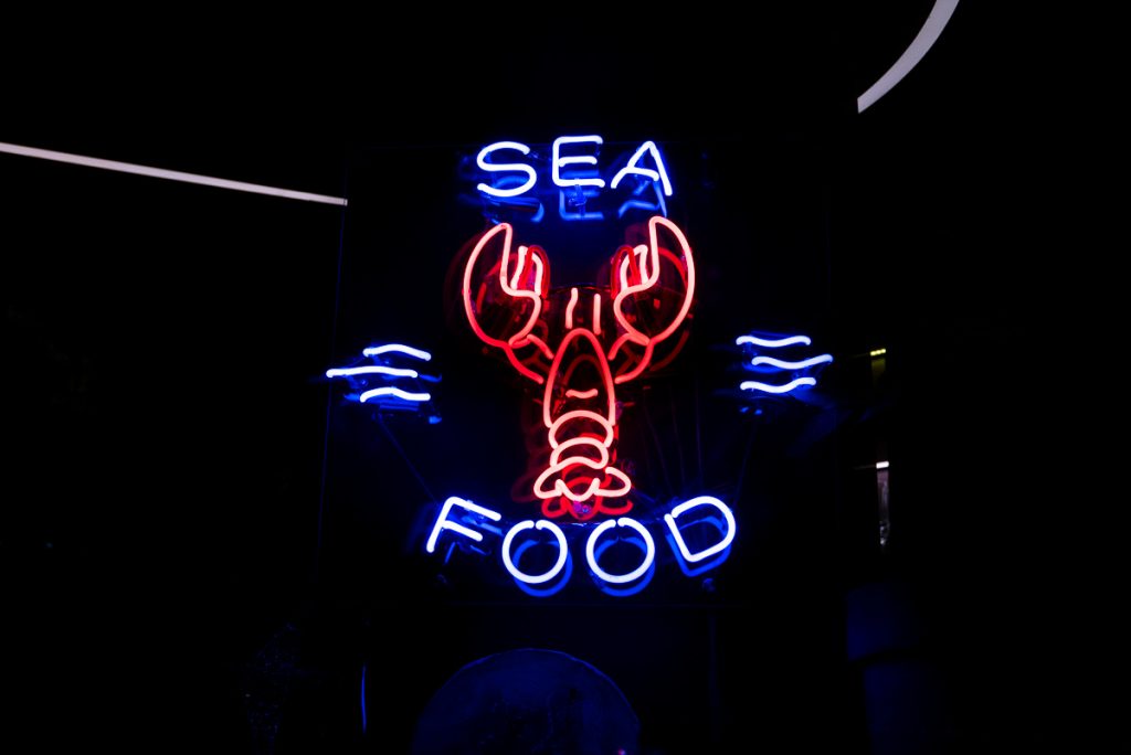 C Pearl, a seafood and oyster restaurant in Pudong Century Link mall.