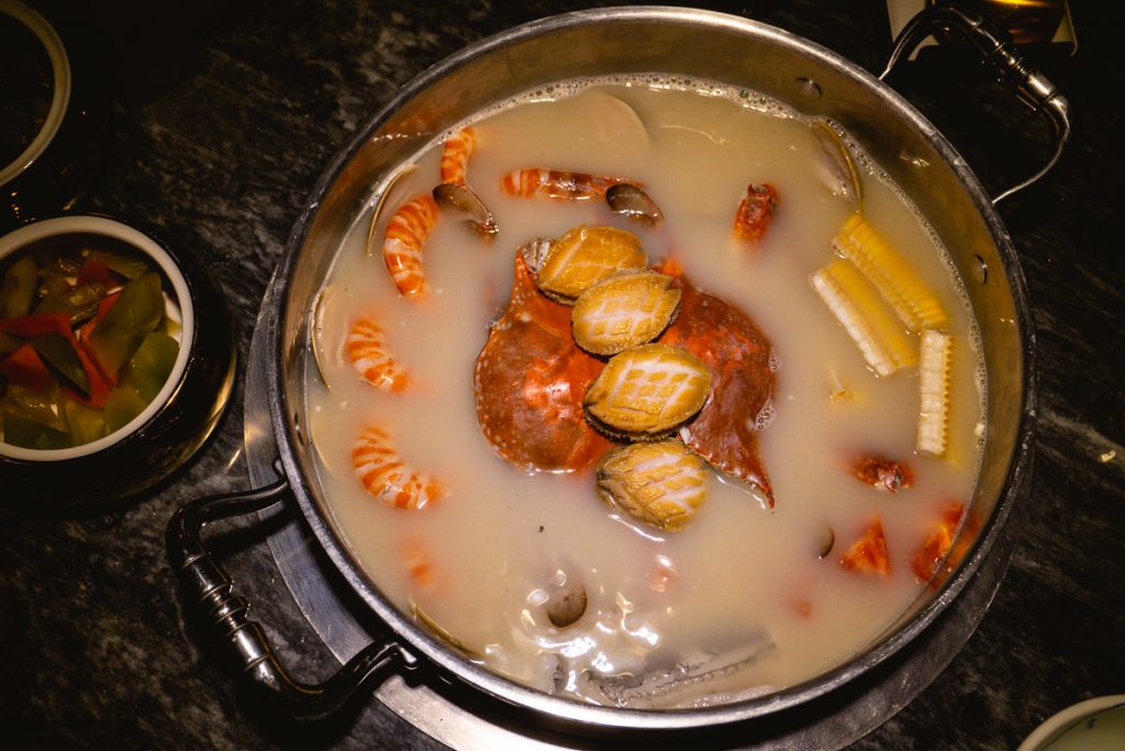 Da Yi Seafood Hot Pot, premium hot pot in Shanghai. Photo by Rachel Gouk.
