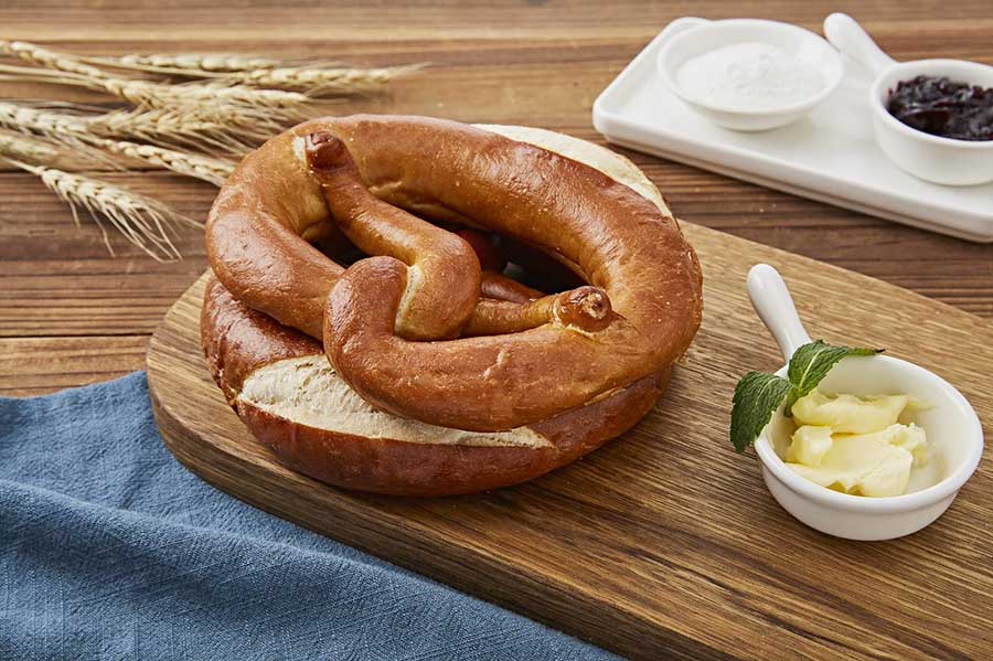 ALDI Shanghai - Xuhui Store opening. Pretzels