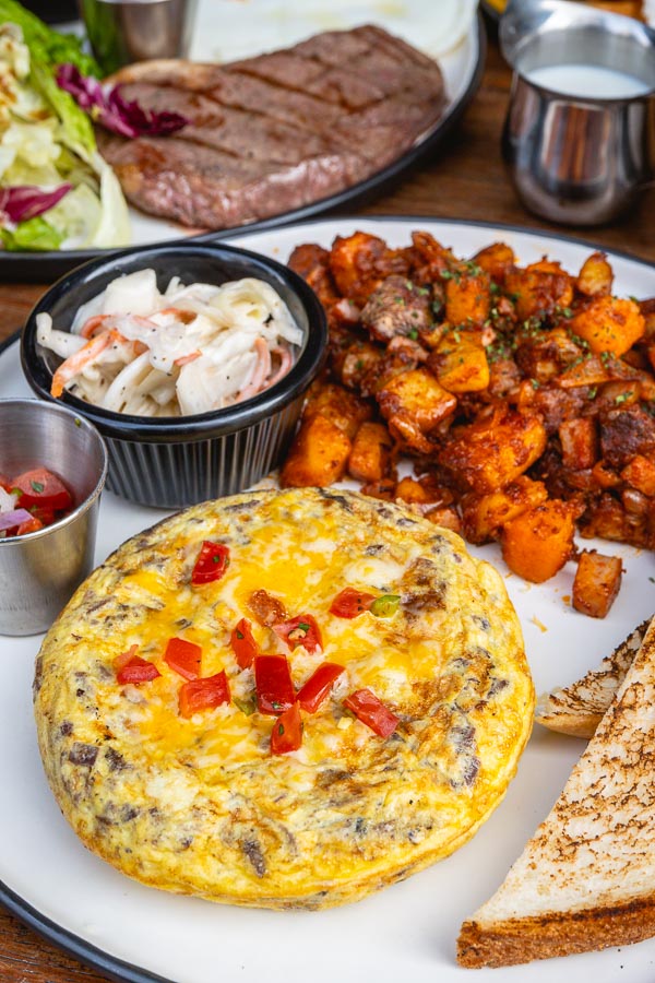 Brunch at Chuckville, an American barbecue restaurant and sports bar in Shanghai. Photo by Rachel Gouk. 