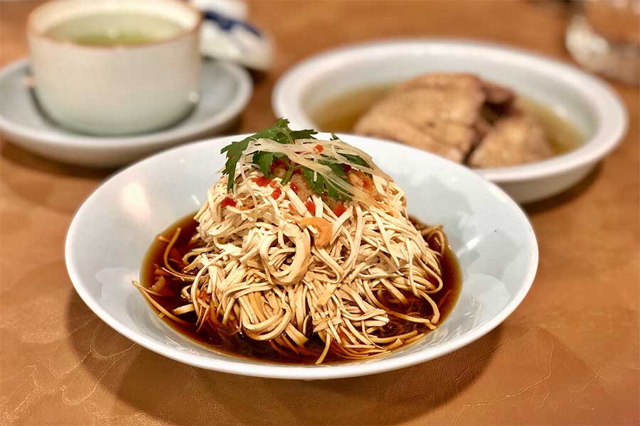 Huaiyang restaurant Yechun Teahouse in Shanghai.