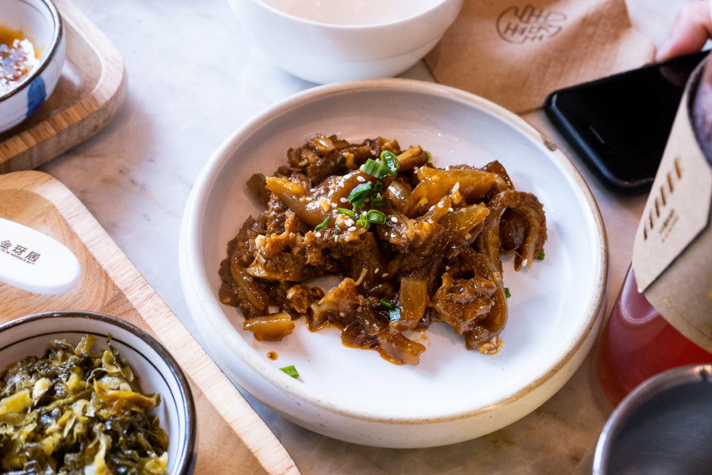 JYJ Noodle Bar is a popular Taiwanese chain in Shanghai that does excellent noodles. Photo by Rachel Gouk.