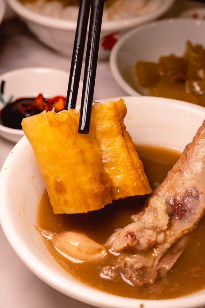Ng Ah Sio, a Singaporean restaurant serving Bak Kut Teh in Shanghai. Photo by Rachel Gouk.