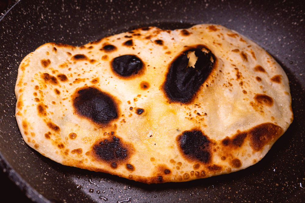 Easy to make flatbread recipe. Photo by Rachel Gouk @ Nomfluence.