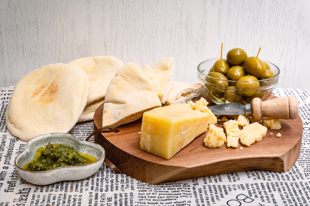 Easy recipes: Olive and cheese plate with fresh pesto. Photo & Recipe by Rachel Gouk @ Nomfluence.