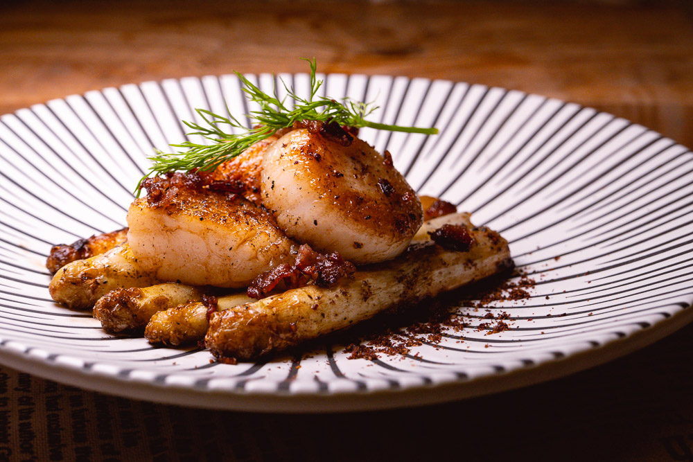 Recipes for seafood, pan-seared scallops and white asparagus. Photo & Recipe by Rachel Gouk @ Nomfluence.