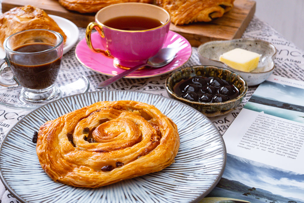 Breakfast breads: Raisin custard danish roll. Bread delivery in Shanghai: Mediterranean Bakery. Photo by Rachel Gouk @ Nomfluence. 
