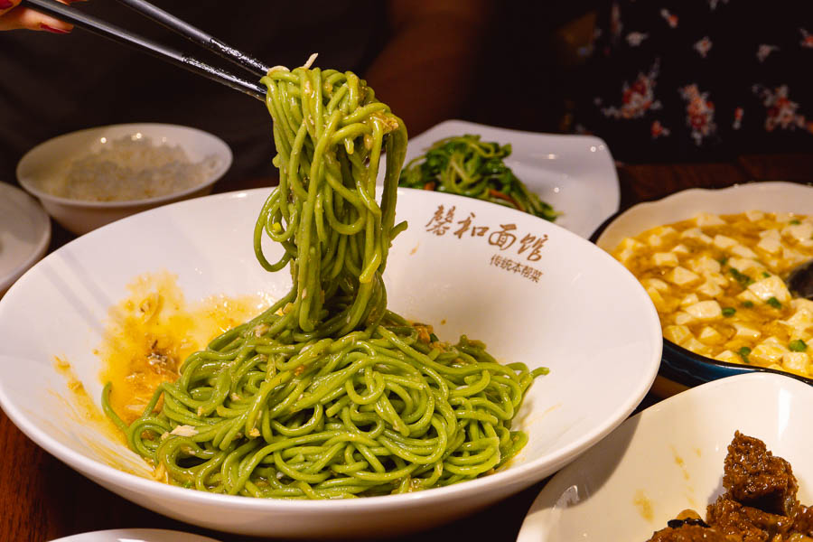 Noodles with hairy crab. Where to eat hairy crab in Shanghai. Photo by Rachel Gouk @ Nomfluence.