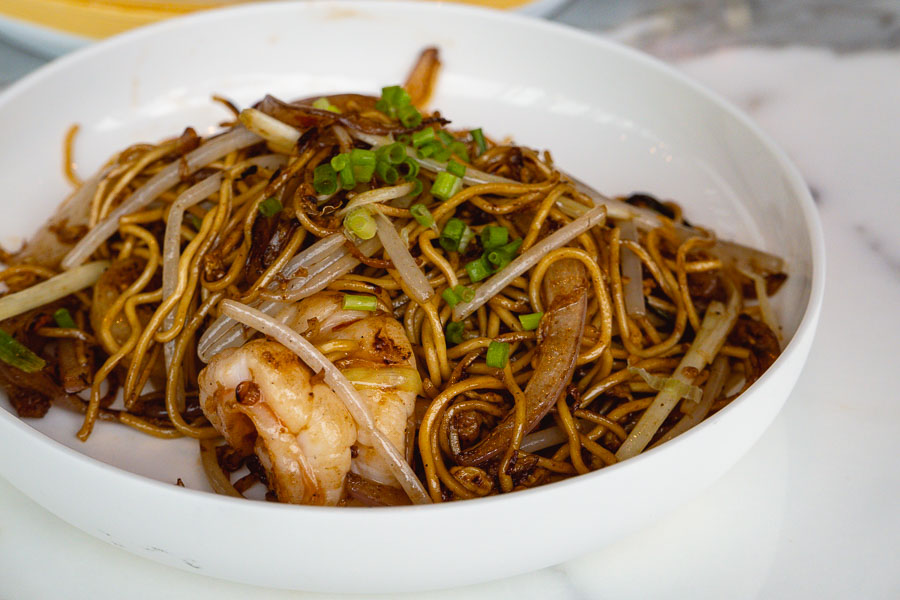 Fried noodles. All-you-can-eat dim sum brunch at YEN Chinese restaurant, W Shanghai. Photo by Rachel Gouk @ Nomfluence.