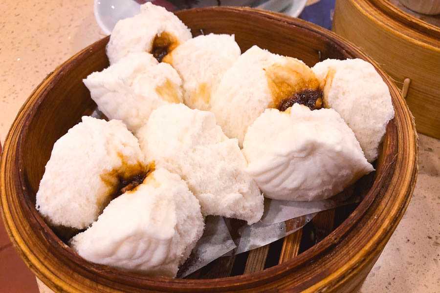 Charsiu buns. Where to eat cheap dim sum in Shanghai: Dian Du De 点都德, a dim sum chain in Shanghai. Photo by Rachel Gouk @ Nomfluence.