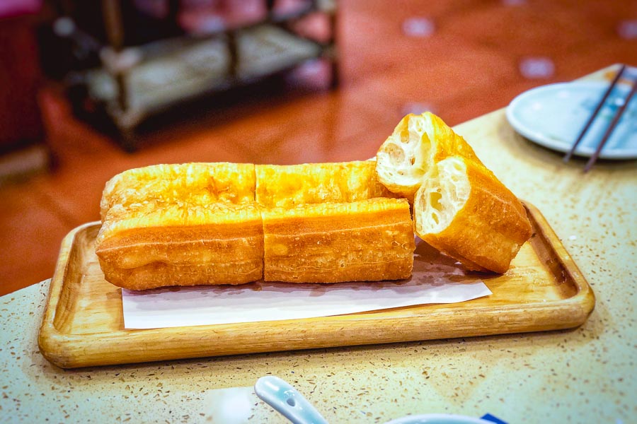 Youtiao. Where to eat cheap dim sum in Shanghai: Dian Du De 点都德, a dim sum chain in Shanghai. Photo by Rachel Gouk @ Nomfluence.