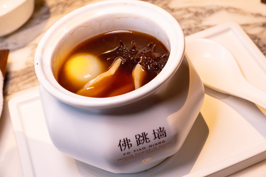 Buddha Jumps Over The Wall at Michelin one-star restaurant Meet The Bund (Yu Wai Tan 遇外滩). Photo by Rachel Gouk @ Nomfluence.