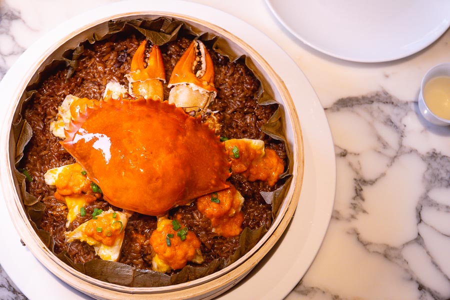 Xiamen steamed glutinous rice with mud crab at Michelin one-star restaurant Meet The Bund (Yu Wai Tan 遇外滩). Photo by Rachel Gouk @ Nomfluence.