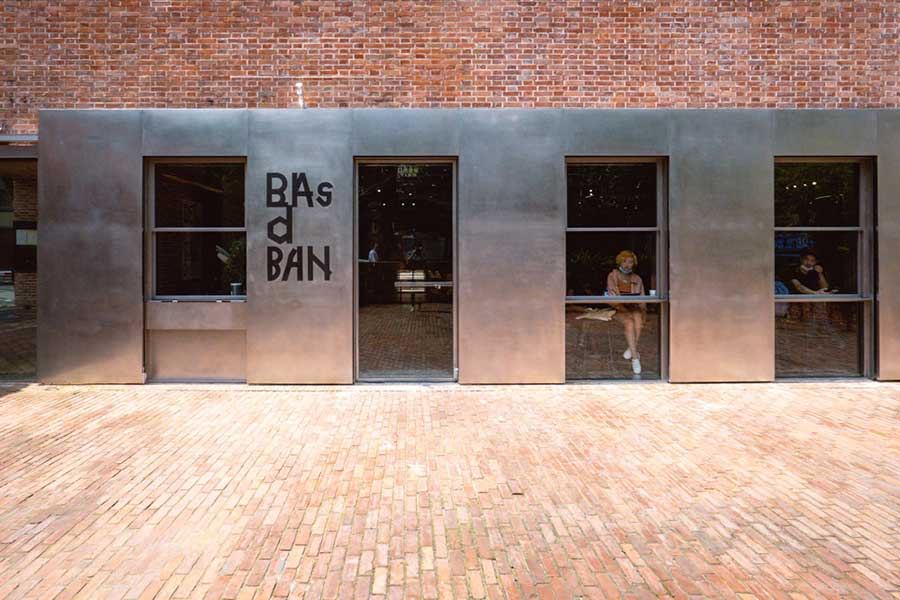 Basdban is a design-forward cafe and bakery on Yuyuan Lu in Shanghai. Photo by Rachel Gouk @ Nomfluence.