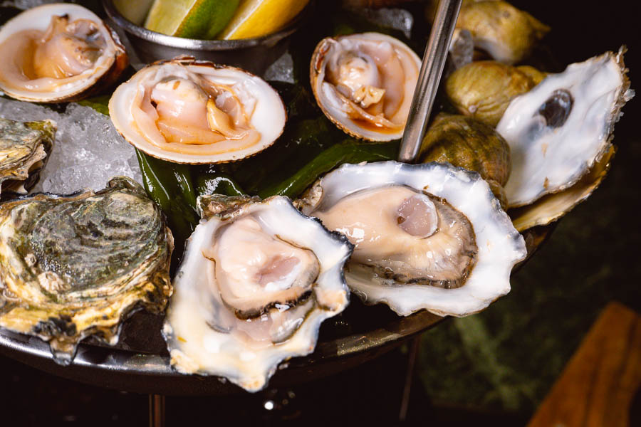 Fresh oysters at Mr & Mrs Bund. Photo by Rachel Gouk @ Nomfluence.
