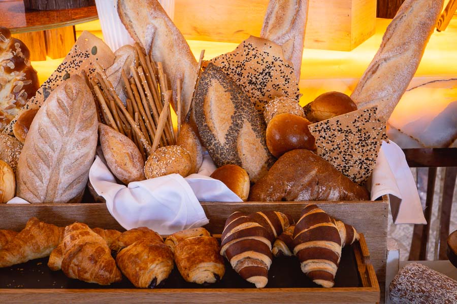 Sunday Brunch in Shanghai: The Cathay Room, Peace Hotel. Photo by Rachel Gouk @ Nomfluence. 