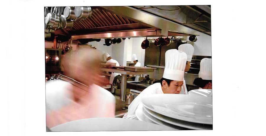 Interview with Shanghai-based known food writer Christopher St. Cavish. @ Nomfluence.