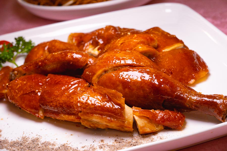 Crispy Roasted Chicken. Dim sum and Cantonese food in Shanghai at Lucky You. Photo by Rachel Gouk @ Nomfluence. 
