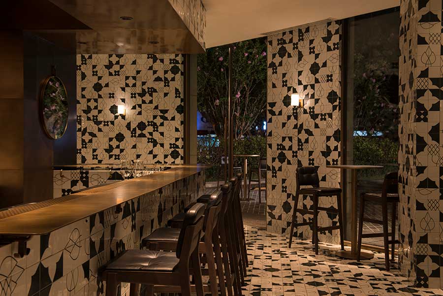 The ZUK Bar, Sukhothai Shanghai hotel.