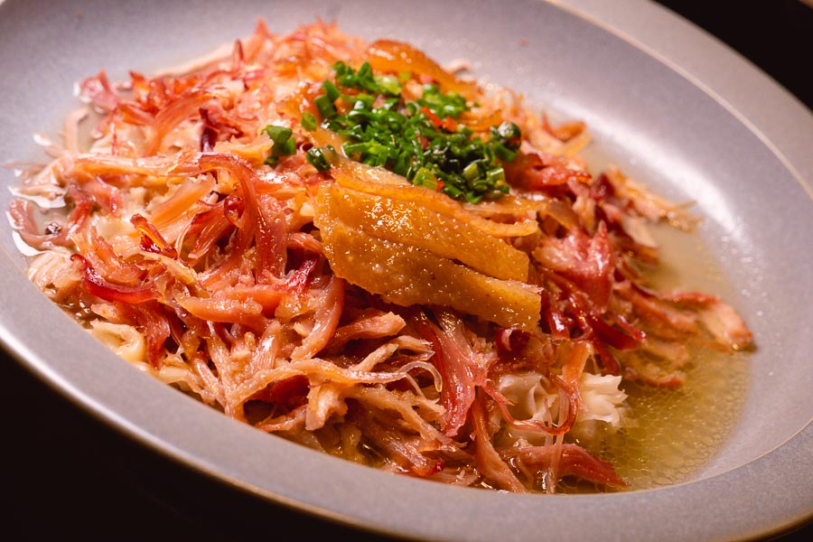 The Dining Room (Yue Xuan 悦轩) is a Chinese restaurant specializing in Jiangnan cuisine at Park Hyatt Shanghai. This is what modern Chinese food looks like. Photo by Rachel Gouk @ Nomfluence