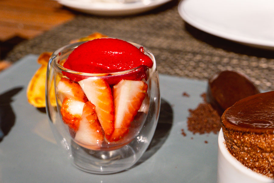 Brunch at Fifty 8 Grill, Mandarin Oriental Shanghai. Photo by Rachel Gouk @ Nomfluence