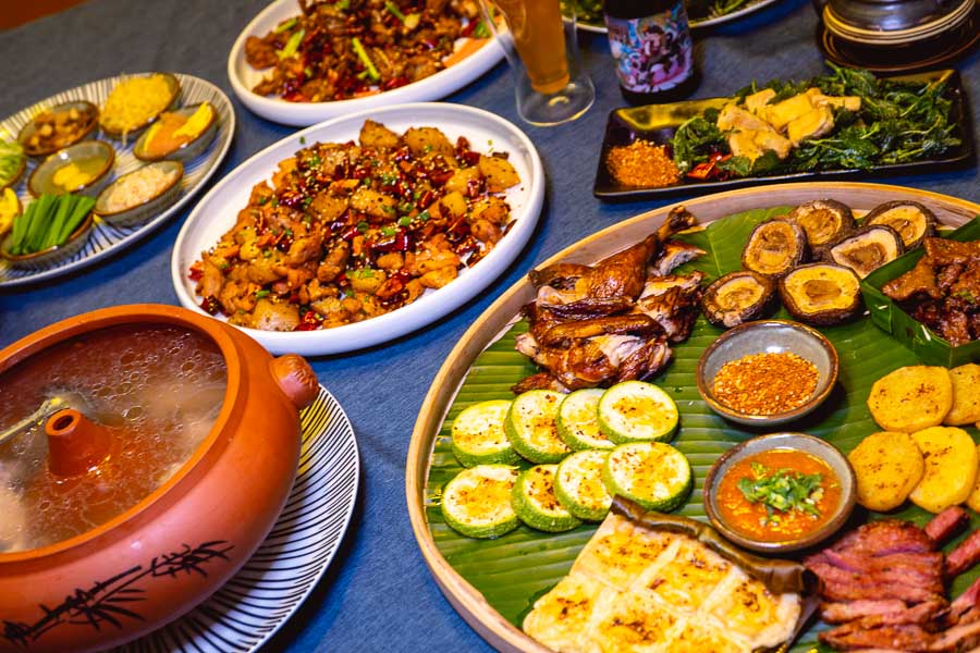 Ronglek, a cheap Yunnan restaurant in Shanghai. Photo by Rachel Gouk @ Nomfluence.