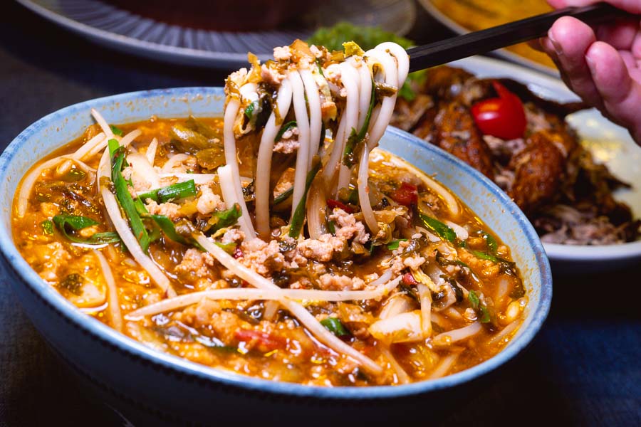 Yunnan rice noodles at Ronglek, a cheap Yunnan restaurant in Shanghai. Photo by Rachel Gouk @ Nomfluence.