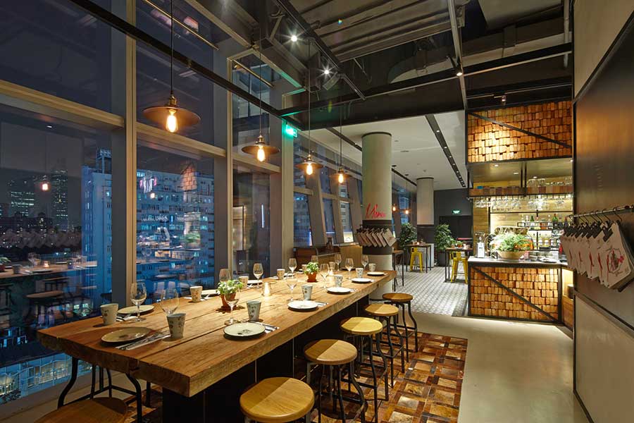 The CUT Steak & Fries, restaurant bar and lounge in Shanghai. Photo by Rachel Gouk @ Nomfluence.