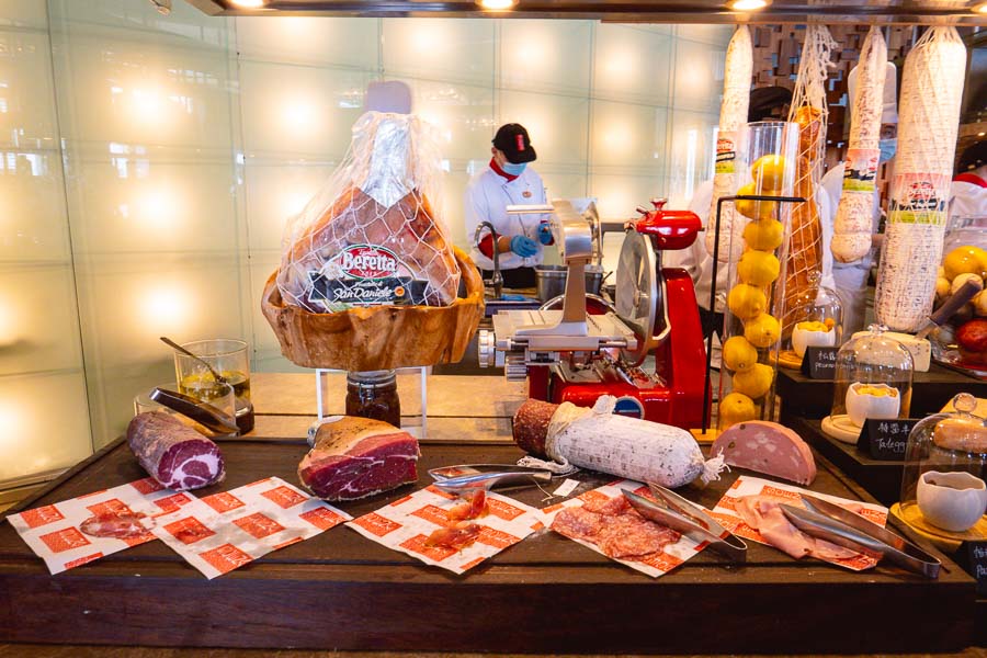 Shanghai brunch: Scena, Ritz-Carlton Shanghai, Pudong. Photo by Rachel Gouk @ Nomfluence.