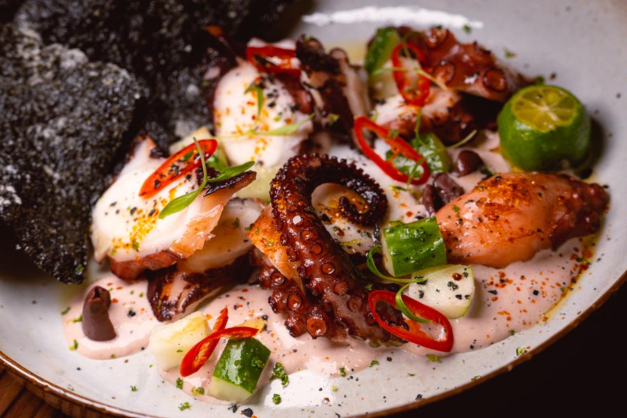 ROZO is a casual wine bar and restaurant in Jing'an, Shanghai. Photo by Rachel Gouk @ Nomfluence. 