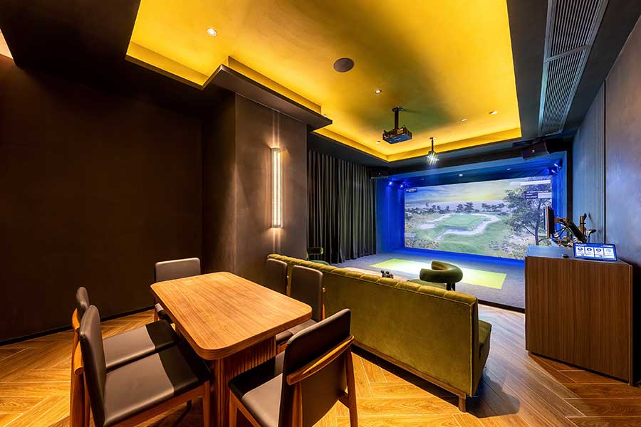 Lounge by Topgolf is a sports entertainment destination in Shanghai that has mini golf and digitized games, and a restaurant and bar.