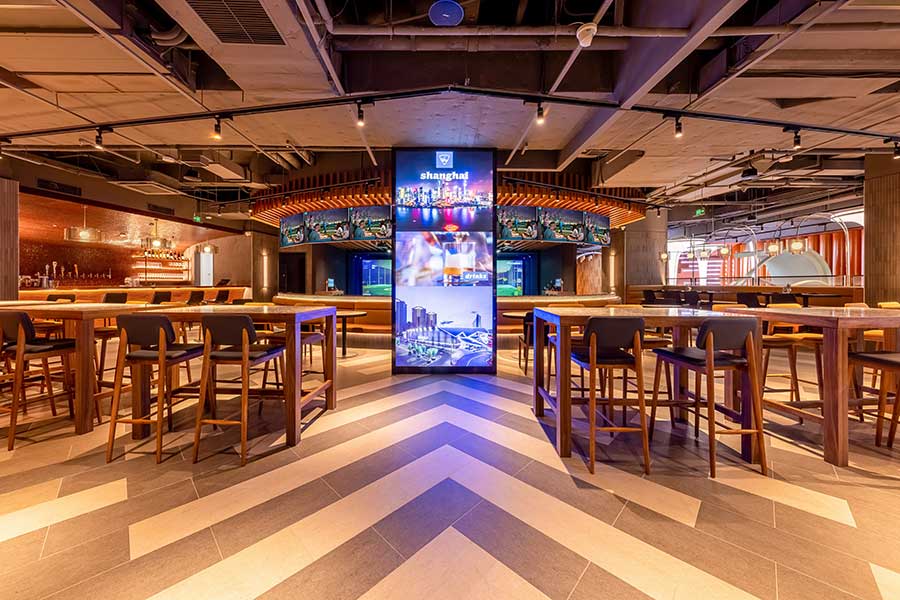 Lounge by Topgolf is a sports entertainment destination in Shanghai that has mini golf and digitized games, and a restaurant and bar.