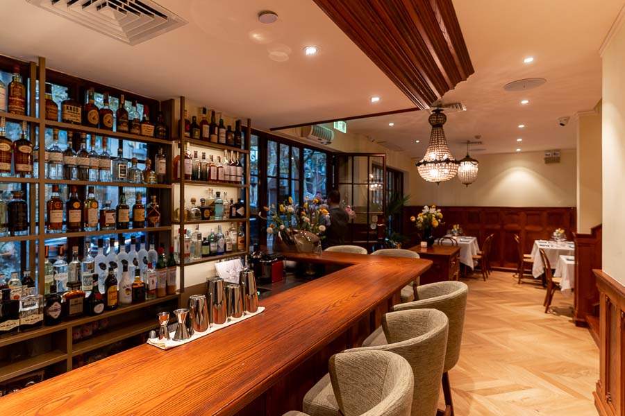 Suzie is a fine French restaurant in Shanghai for wine and dinner.