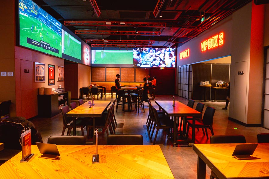 Cages Huangpu is an all-in-one sports bar, restaurant, and entertainment destination near West Bund, Shanghai. Photo by Rachel Gouk @ Nomfluence.
