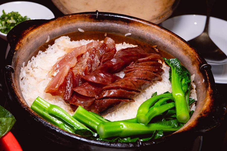 Loushang 楼上火锅 is a Cantonese-style hotpot restaurant in Shanghai that also specializes in live seafood. Photo by Rachel Gouk @ Nomfluence