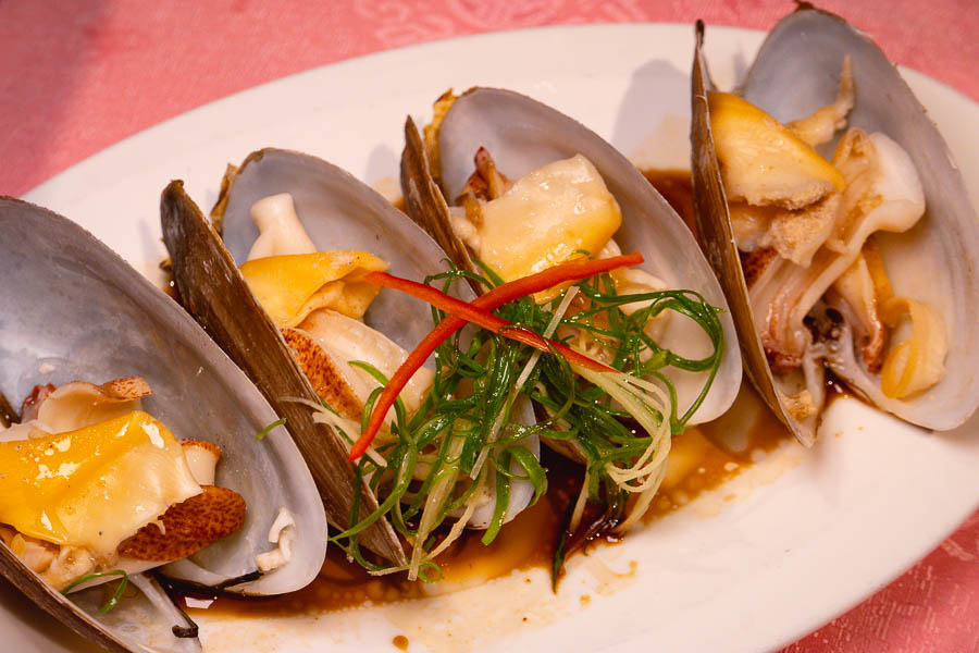 Loushang 楼上火锅 is a Cantonese-style hotpot restaurant in Shanghai that also specializes in live seafood. Photo by Rachel Gouk @ Nomfluence