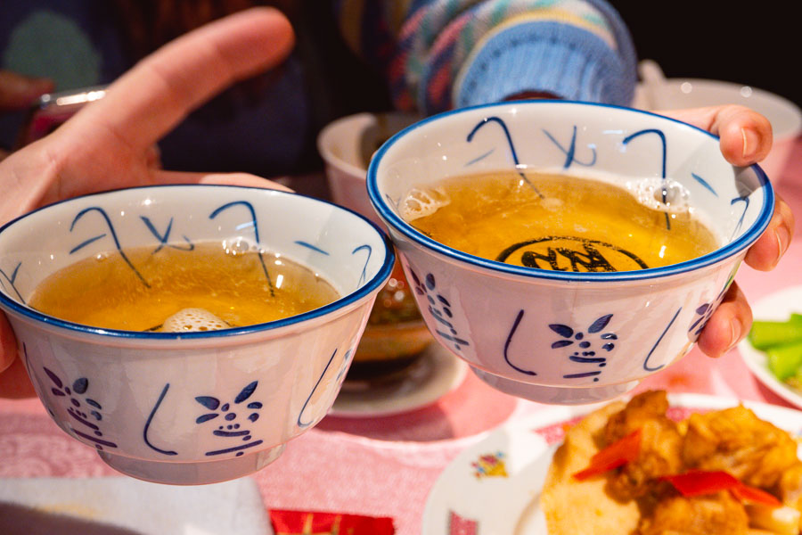 Loushang 楼上火锅 is a Cantonese-style hotpot restaurant in Shanghai that also specializes in live seafood. Photo by Rachel Gouk @ Nomfluence