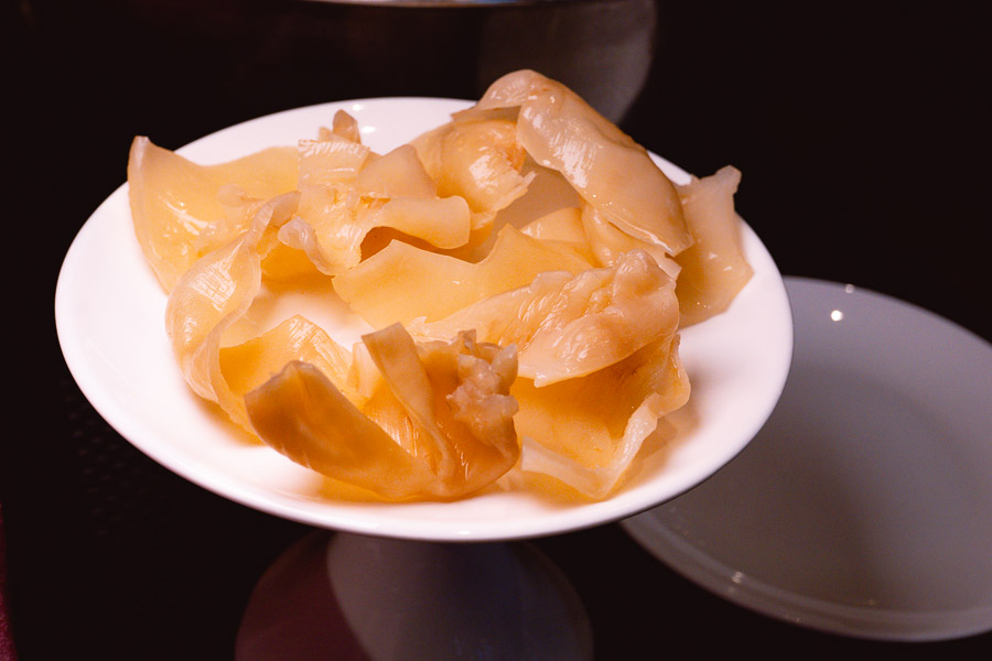 Loushang 楼上火锅 is a Cantonese-style hotpot restaurant in Shanghai that also specializes in live seafood. Photo by Rachel Gouk @ Nomfluence