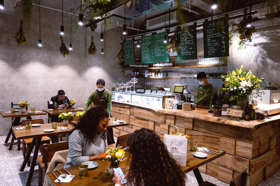 O'Mills is a bakery and healthy restaurant in Shanghai. Photo by Rachel Gouk @ Nomfluence.