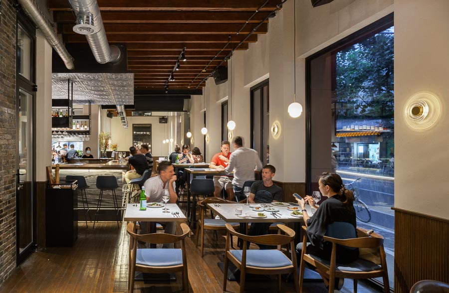 Crush is a modern American wine bistro in Jing'an, Shanghai that also does a free-flow brunch.