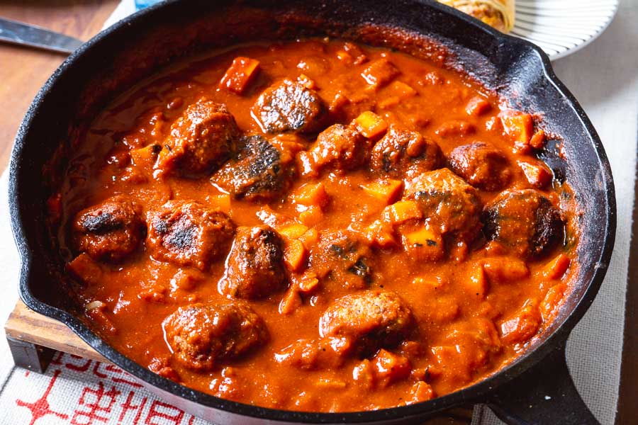 v2, vegan plant-based meat alternative brand from Australia arrives in China. Photo by Rachel Gouk @ Nomfluence.