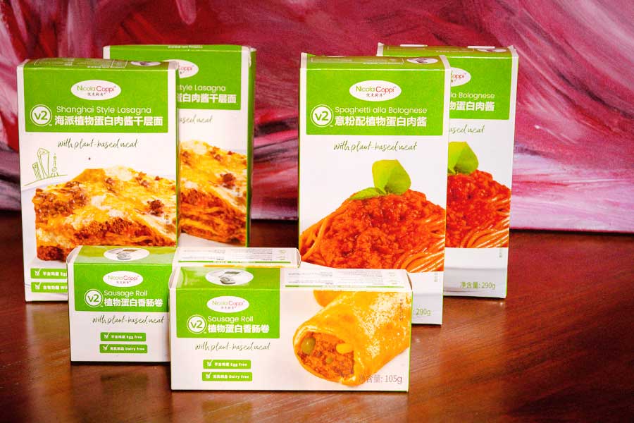 Ready to eat meals. v2, vegan plant-based meat alternative brand from Australia arrives in China. Photos by Rachel Gouk @ Nomfluence